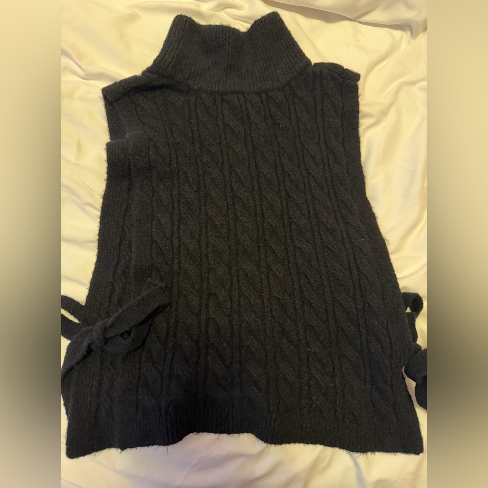 H&M Black Cable Knit Turtleneck Sweater Vest ONESIZE